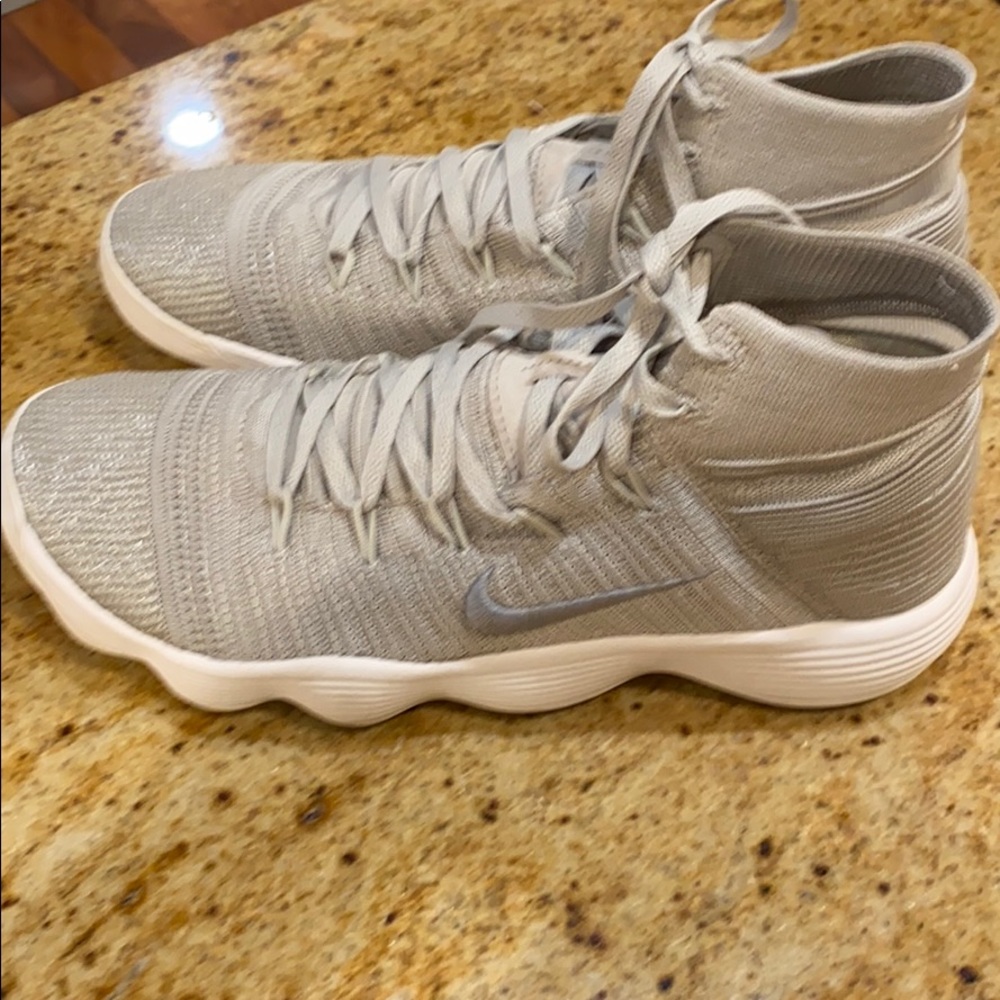 Nike Hyperdunk Men’s size 12 worn twice